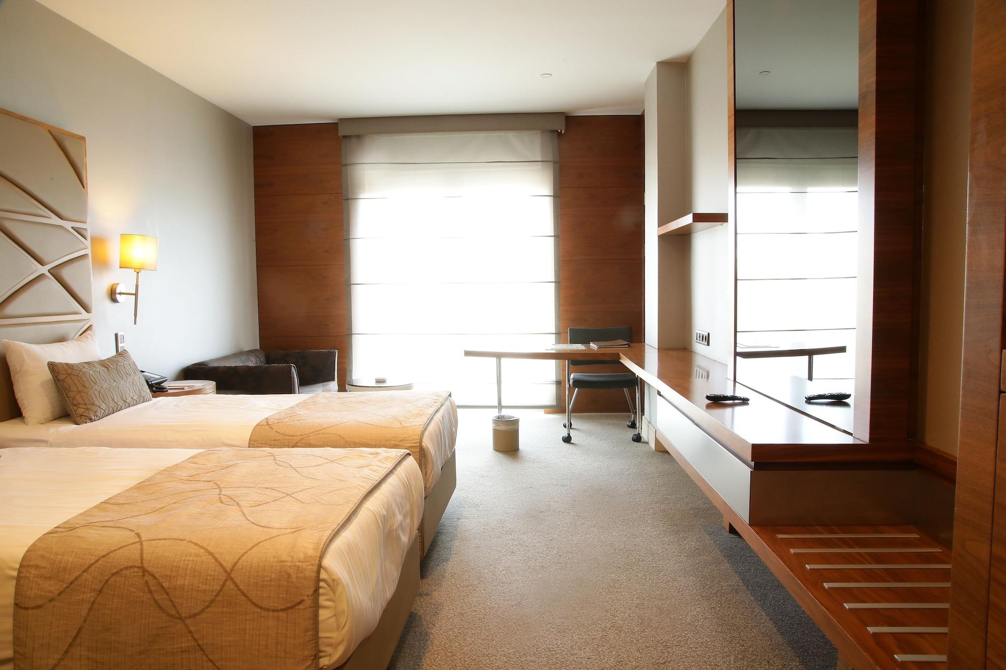 Cevahir Hotel Istanbul Asia Exterior foto A room at the hotel