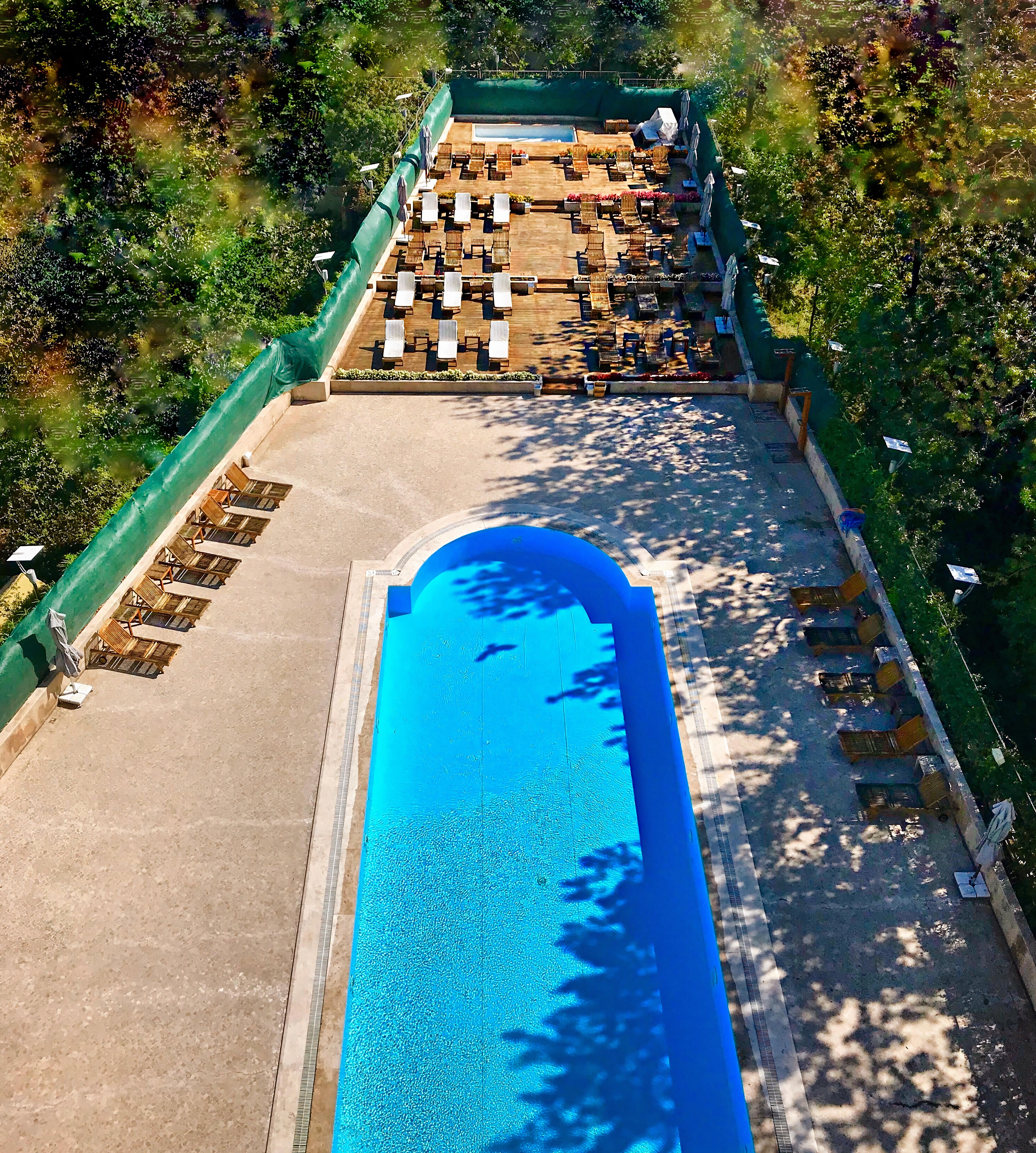 Cevahir Hotel Istanbul Asia Exterior foto The swimming pool at the hotel