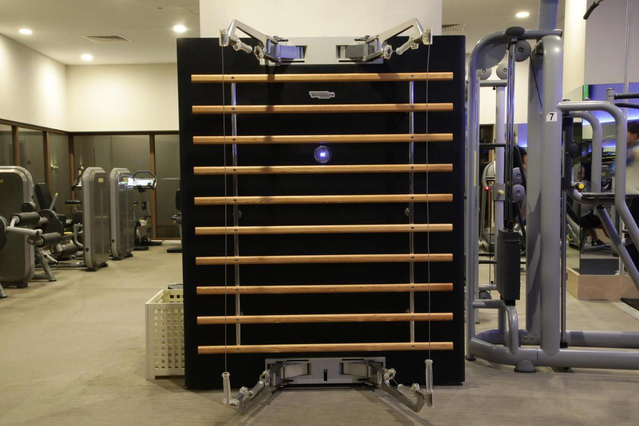 Cevahir Hotel Istanbul Asia Exterior foto A climbing machine