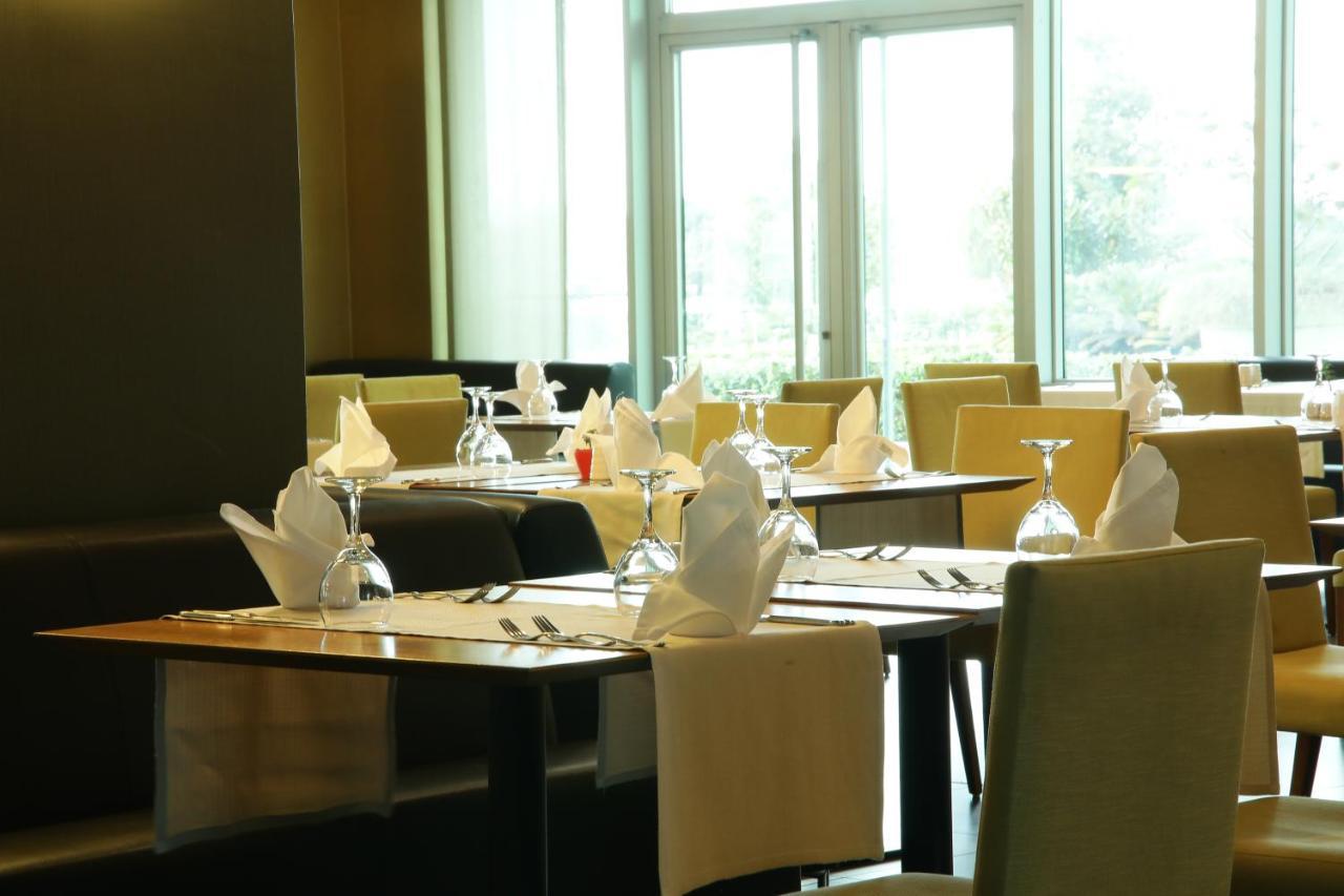 Cevahir Hotel Istanbul Asia Exterior foto The restaurant