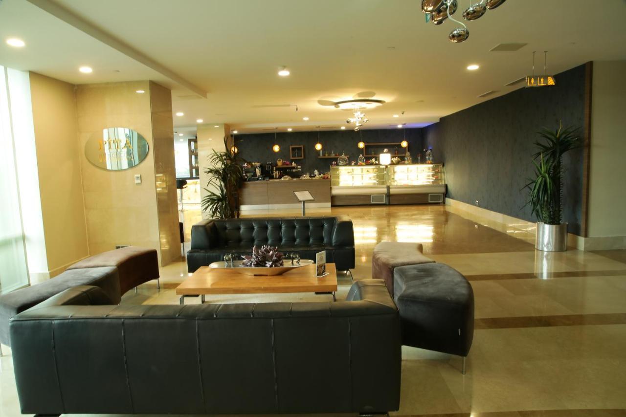 Cevahir Hotel Istanbul Asia Exterior foto The lounge at the airport