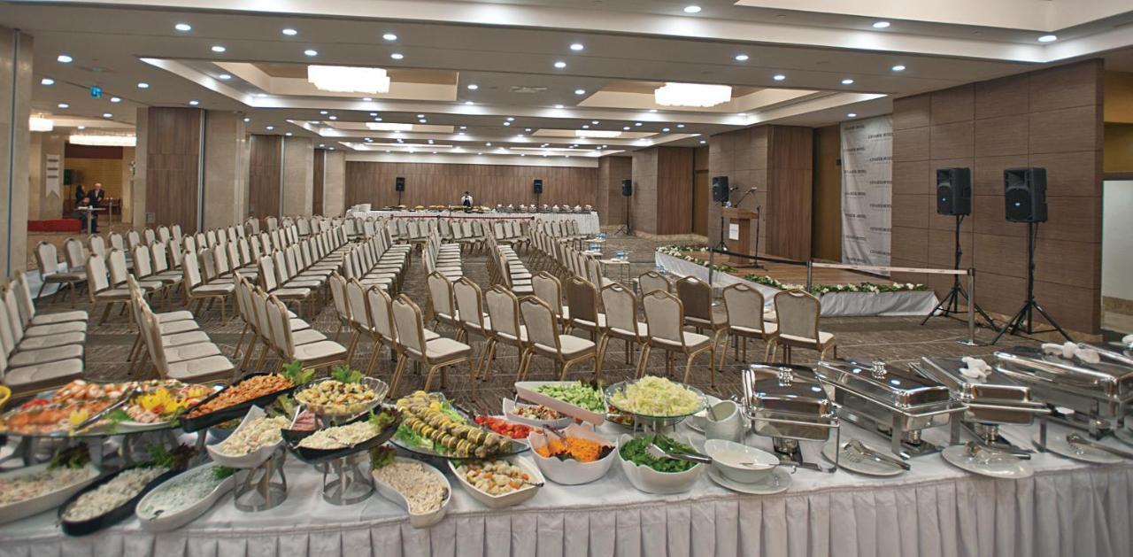 Cevahir Hotel Istanbul Asia Exterior foto A buffet at a wedding reception